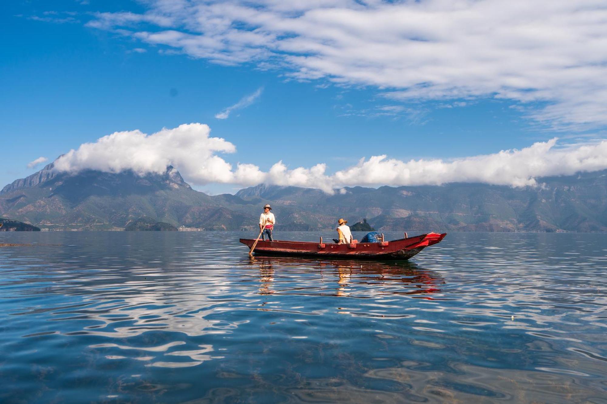 Hotel Indigo Lugu Lake By Ihg Лицзян Экстерьер фото