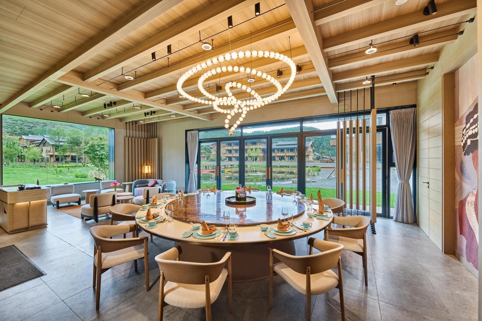 Hotel Indigo Lugu Lake By Ihg Лицзян Экстерьер фото
