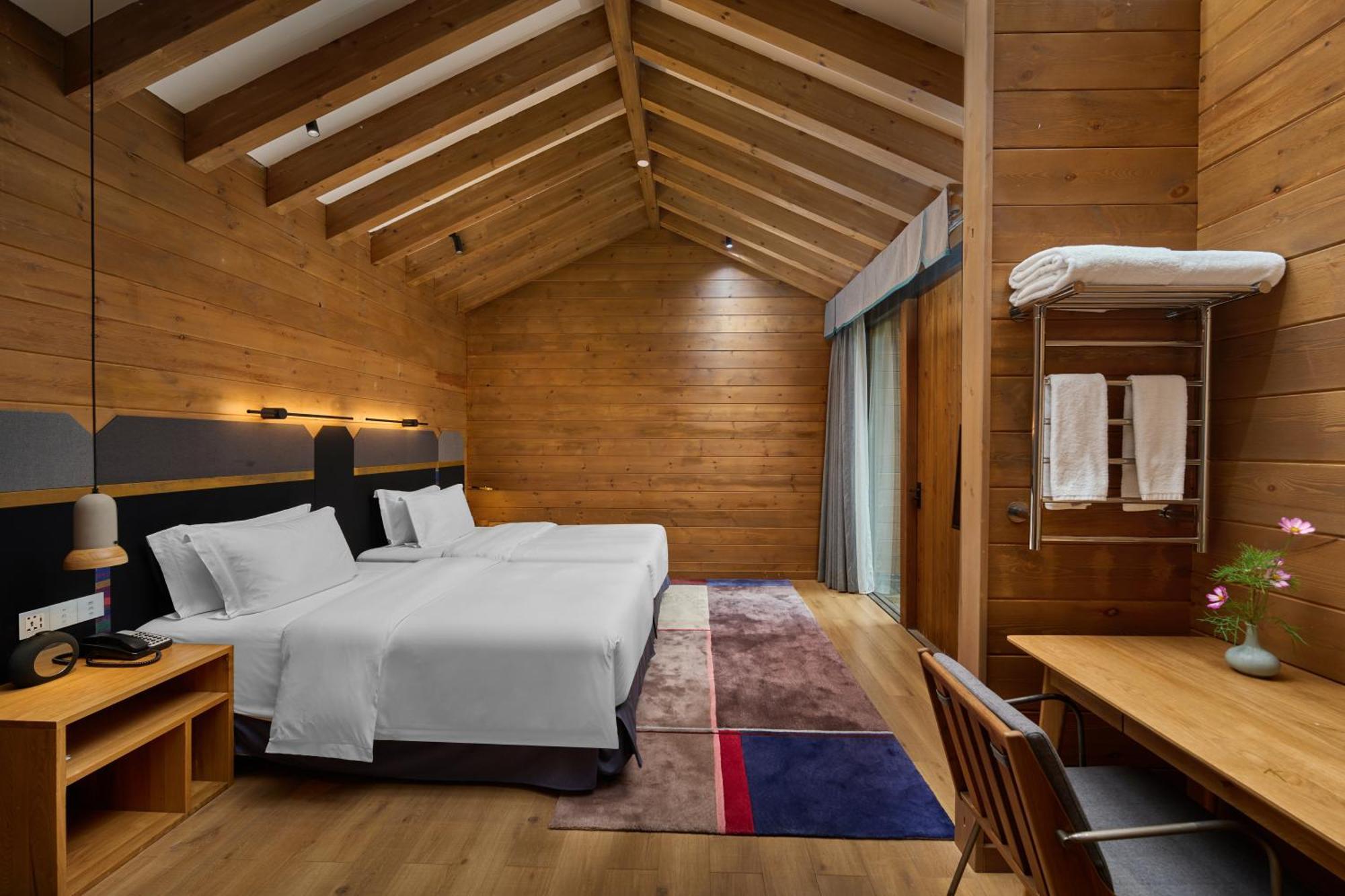 Hotel Indigo Lugu Lake By Ihg Лицзян Экстерьер фото