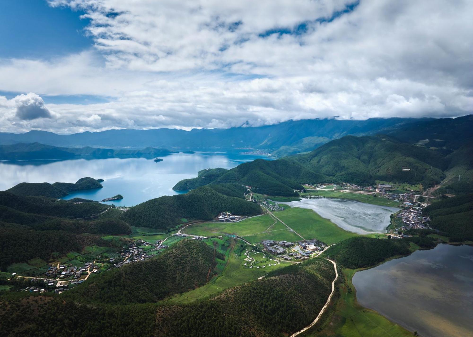 Hotel Indigo Lugu Lake By Ihg Лицзян Экстерьер фото