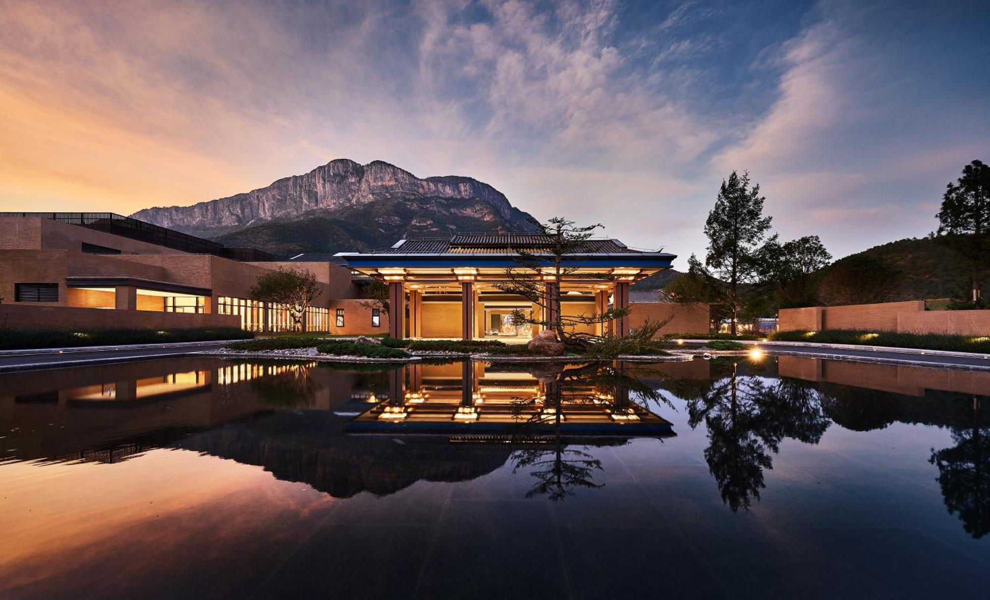Hotel Indigo Lugu Lake By Ihg Лицзян Экстерьер фото