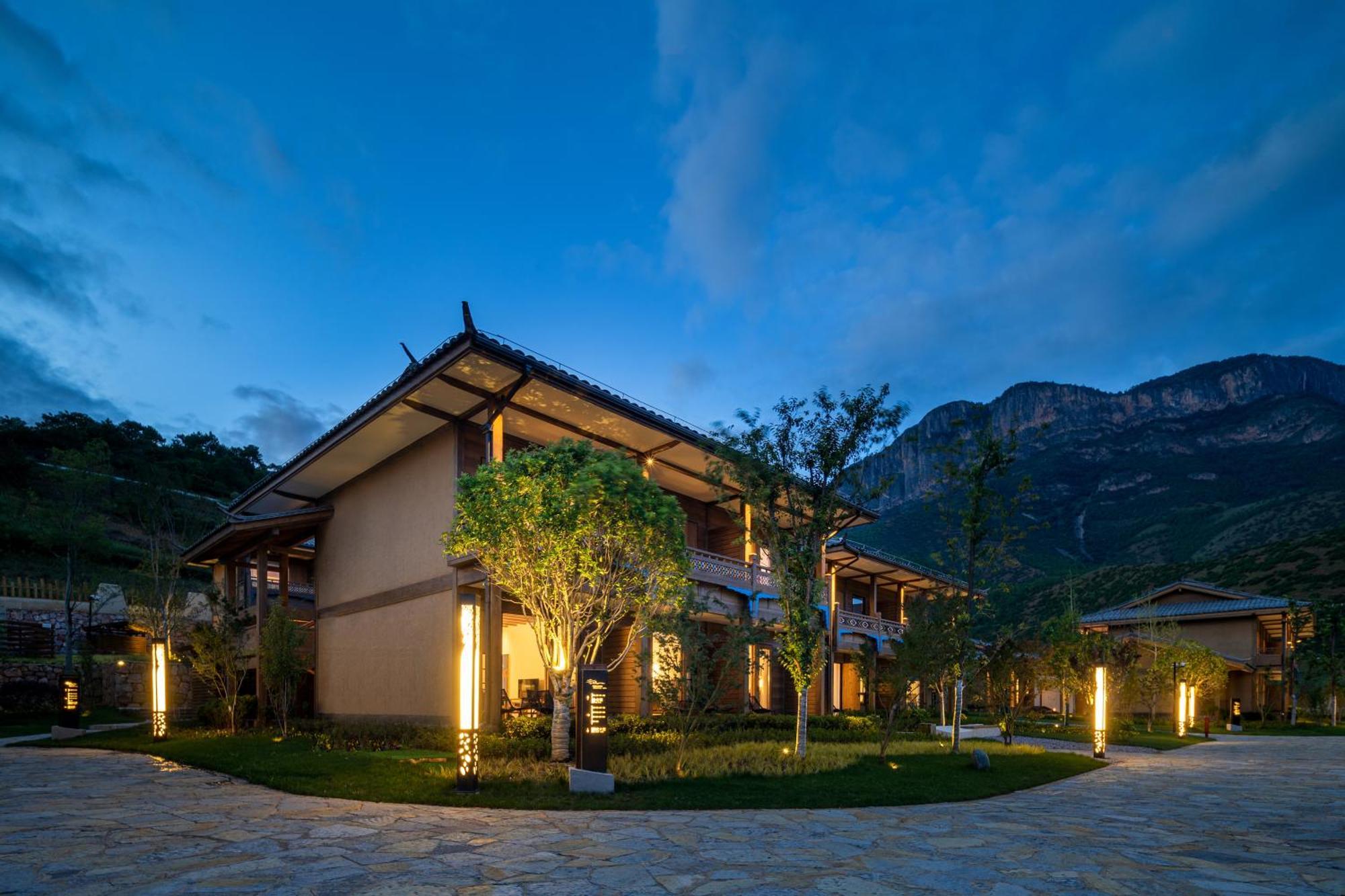 Hotel Indigo Lugu Lake By Ihg Лицзян Экстерьер фото