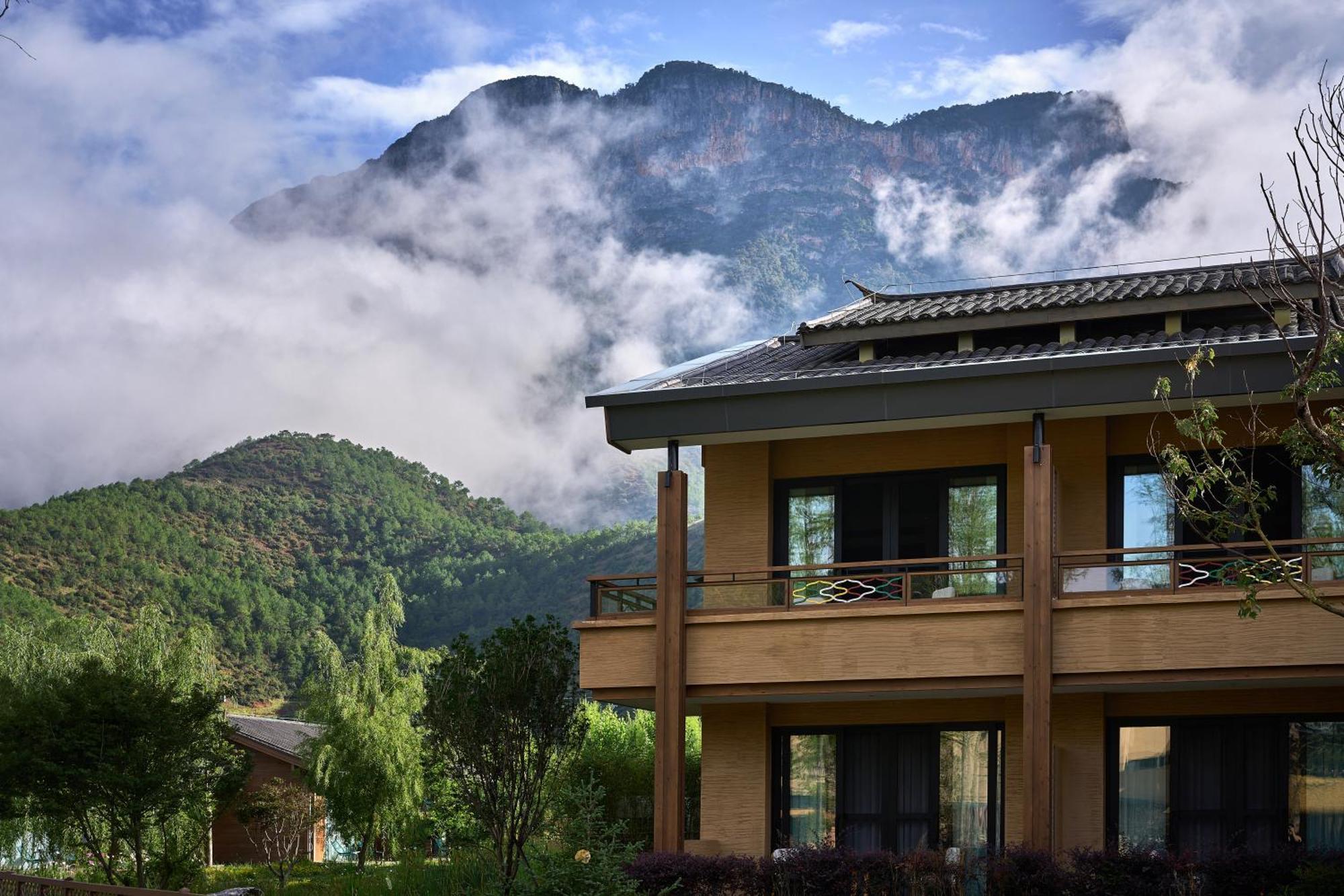 Hotel Indigo Lugu Lake By Ihg Лицзян Экстерьер фото