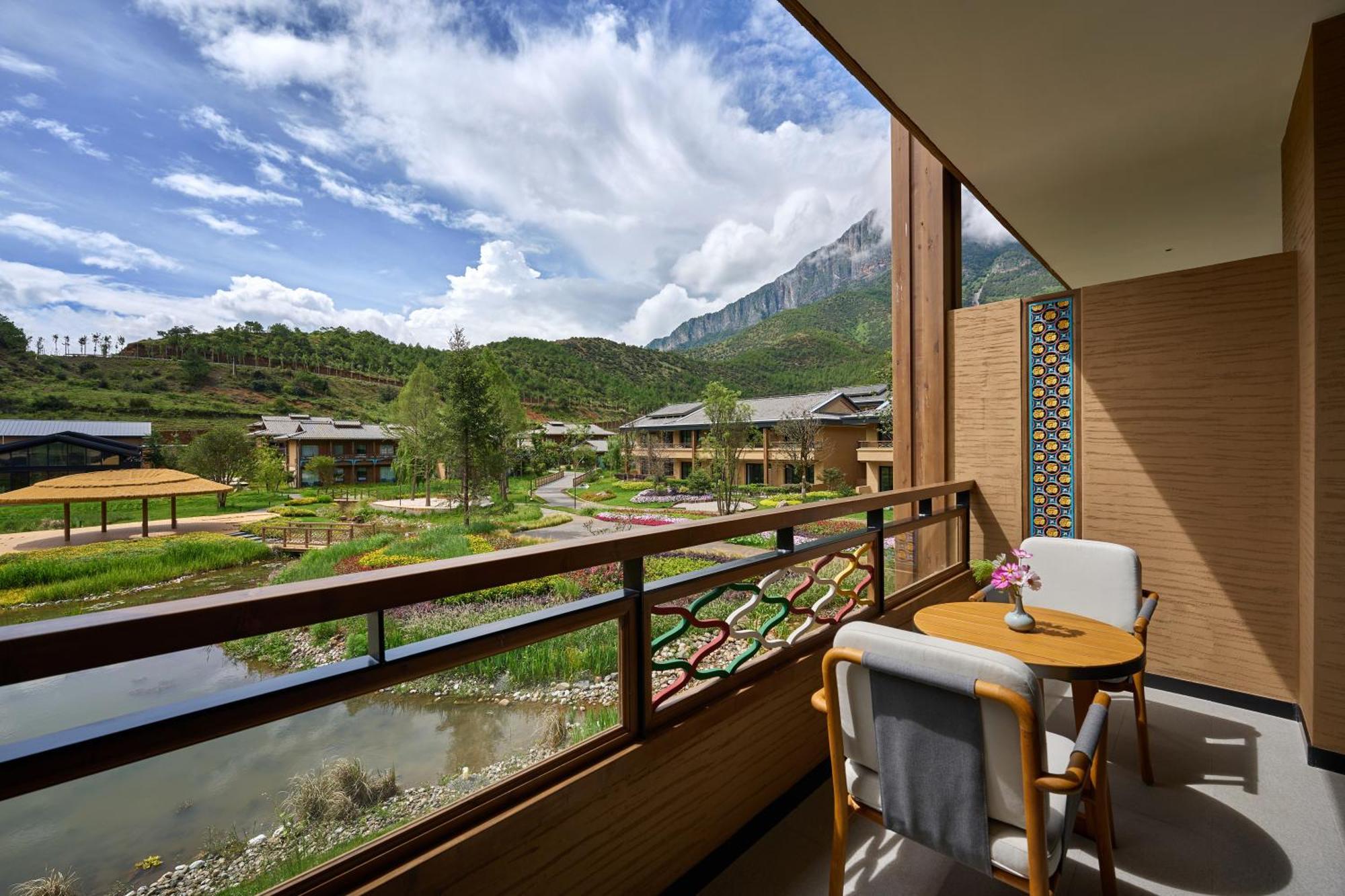 Hotel Indigo Lugu Lake By Ihg Лицзян Экстерьер фото